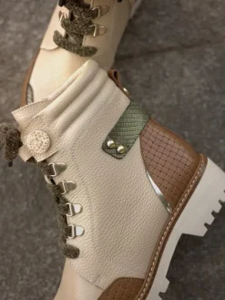 Bota Bege Estilo Militar Feminina Raquel 07