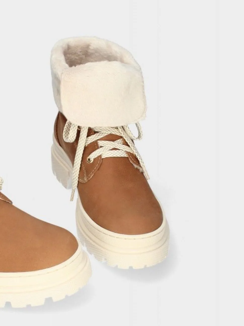 Bota Camel Com Atacadores Nadia 01