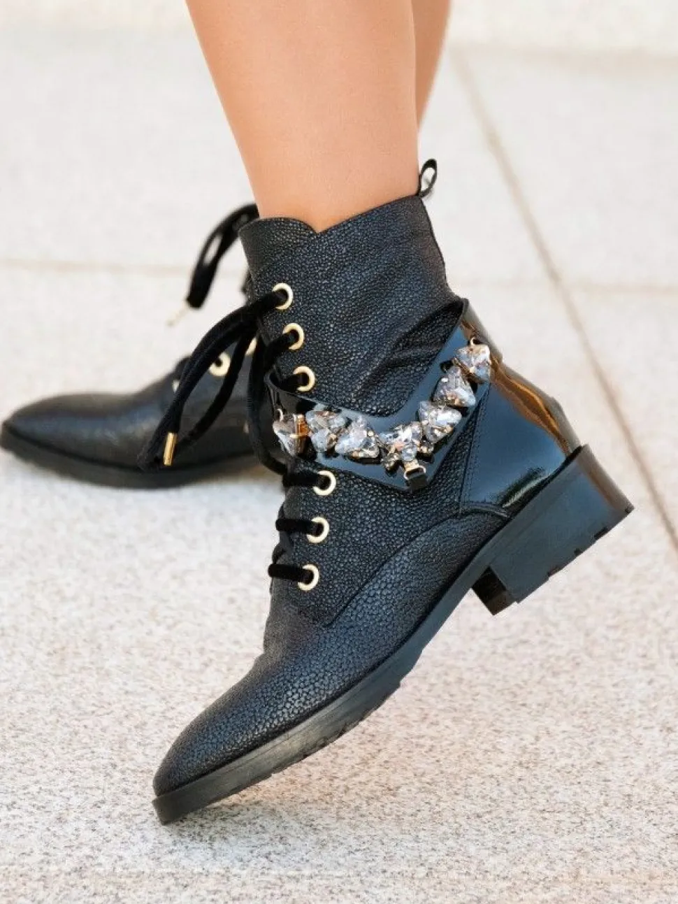 Bota Preta Com Atacadores Para Mulher Telma 12