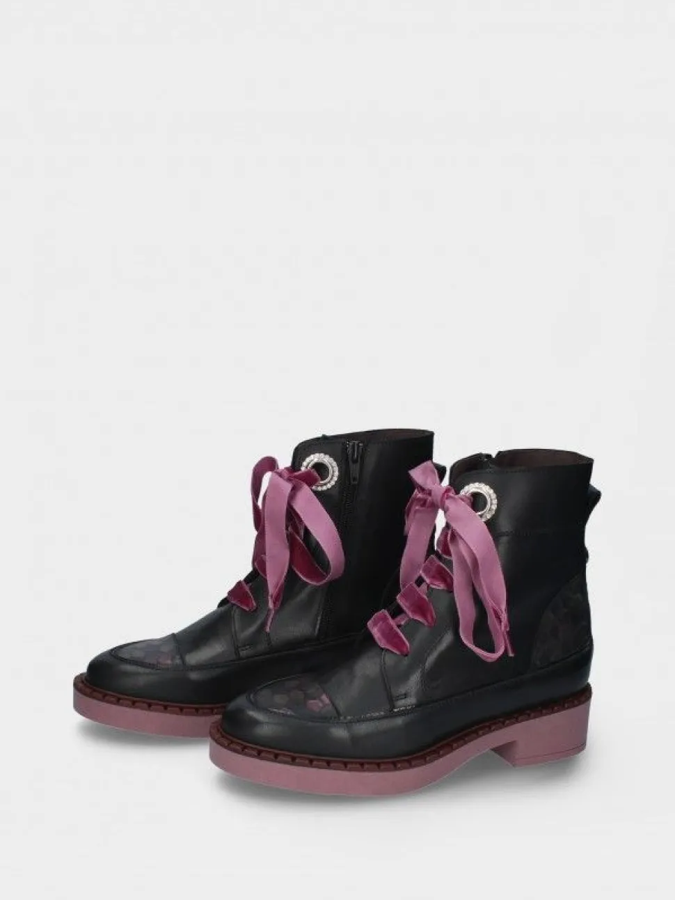 Bota Preto Com Sola Chunky Roberta 03