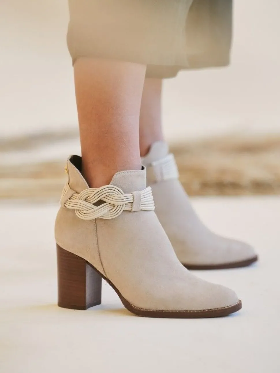 Botim Bege Salto Alto Para Mulher Cecilia 16