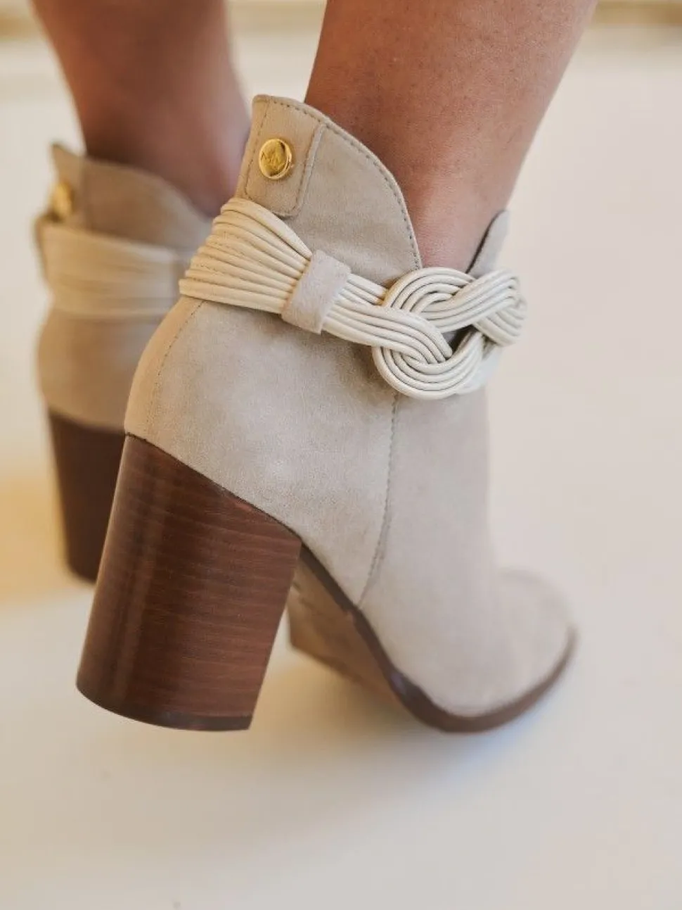 Botim Bege Salto Alto Para Mulher Cecilia 16