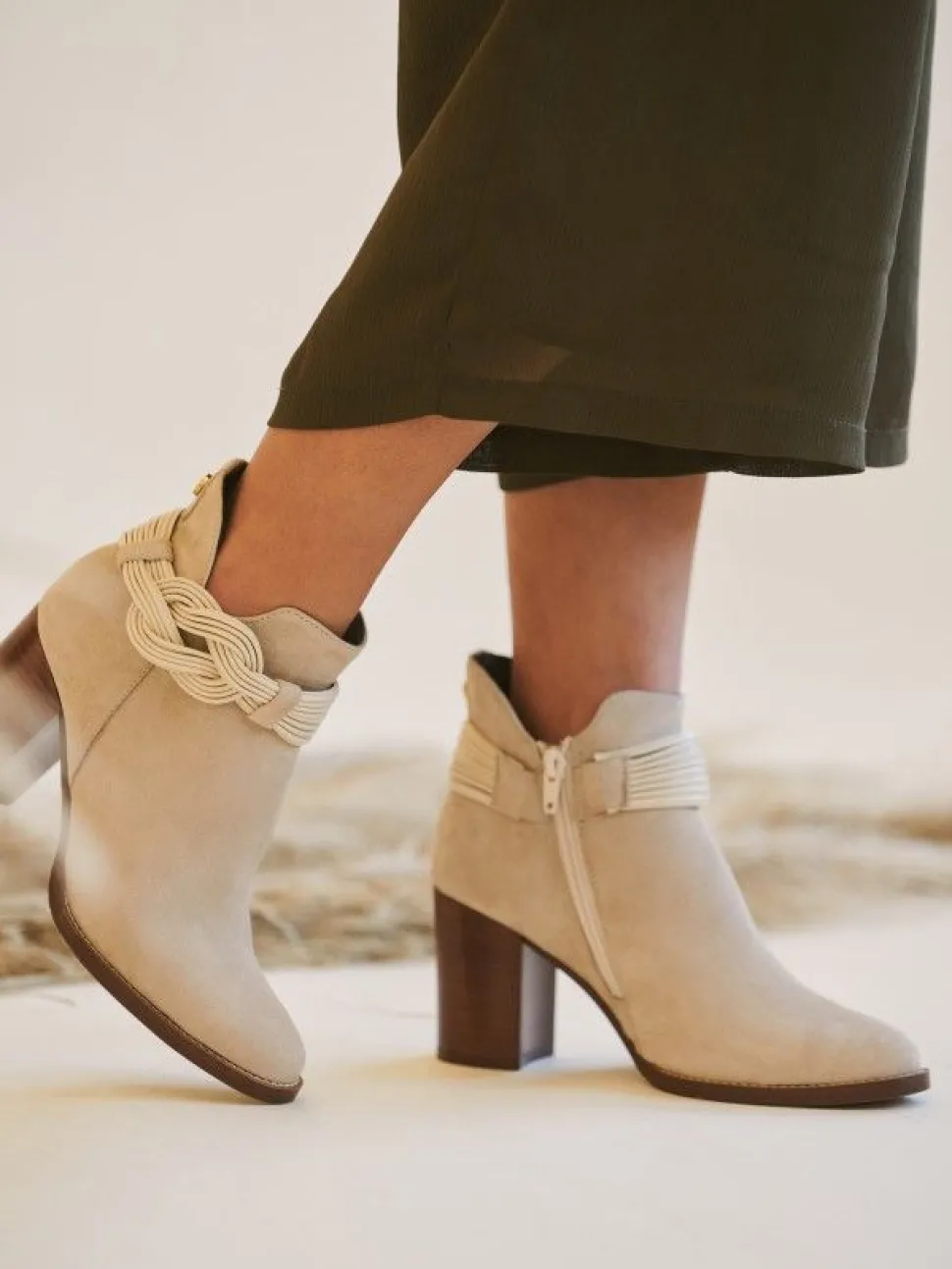 Botim Bege Salto Alto Para Mulher Cecilia 16