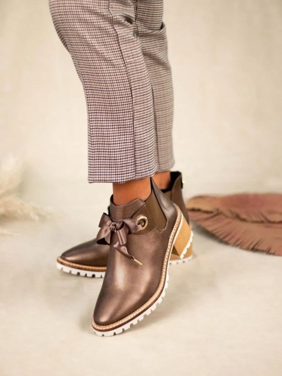 Botim Castanho De Salto Para Mulher Tania 14