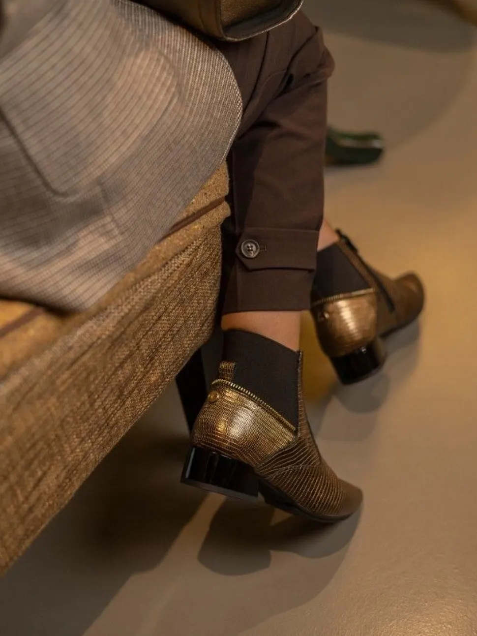 Botim Chelsea Castanho Para Mulher Lidia 27