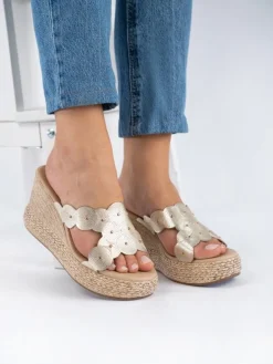 Chinelo Dourado De Cunha Alta Para Mulher Paula 01