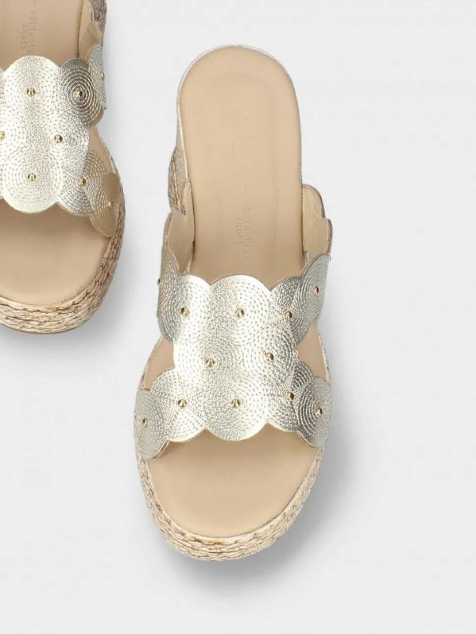 Chinelo Dourado De Cunha Alta Para Mulher Paula 01