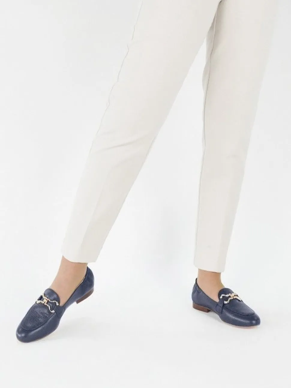 Mocassim Azul Com Salto Raso Para Mulher Dina 27