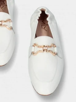 Mocassim Branco Com Salto Raso Para Mulher Dina 27