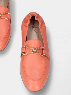 Mocassim Laranja Com Salto Raso Para Mulher Dina 27