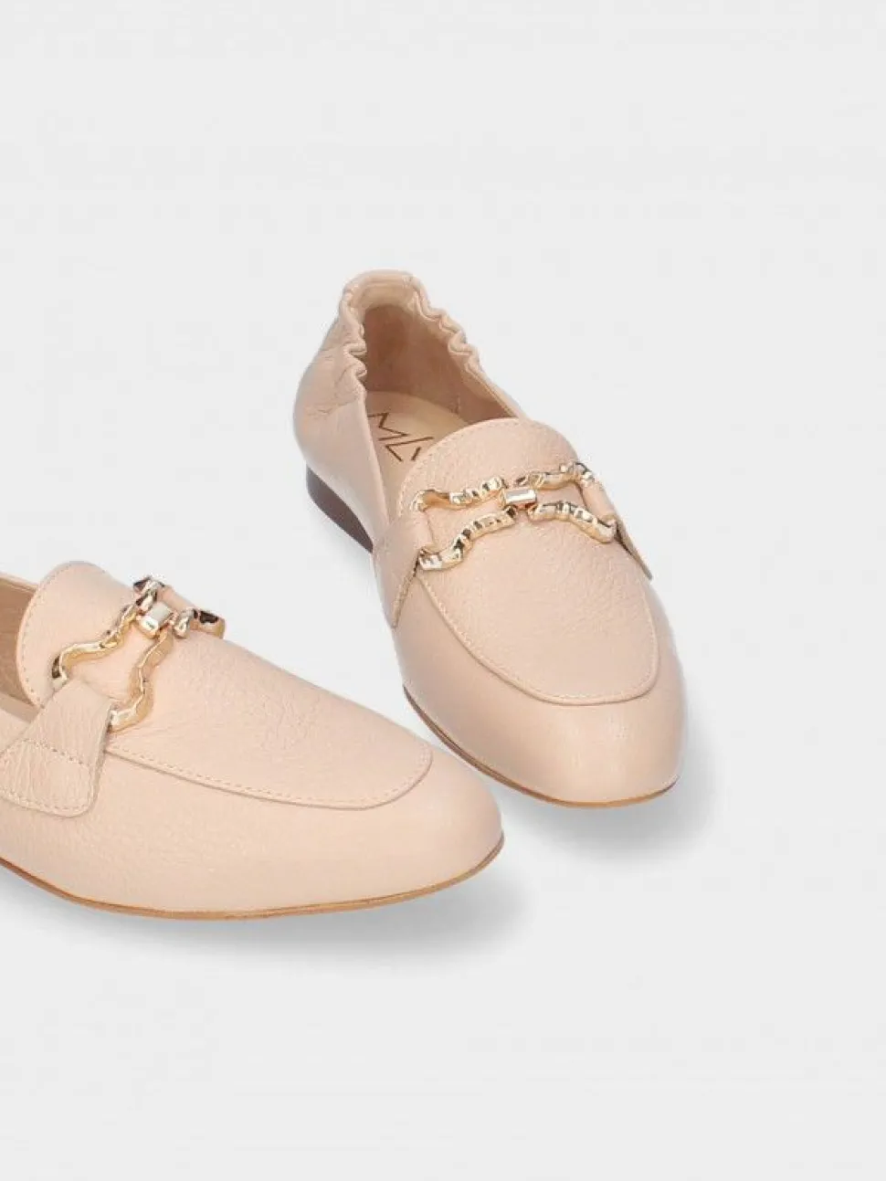 Mocassim Nude Com Salto Raso Para Mulher Dina 27