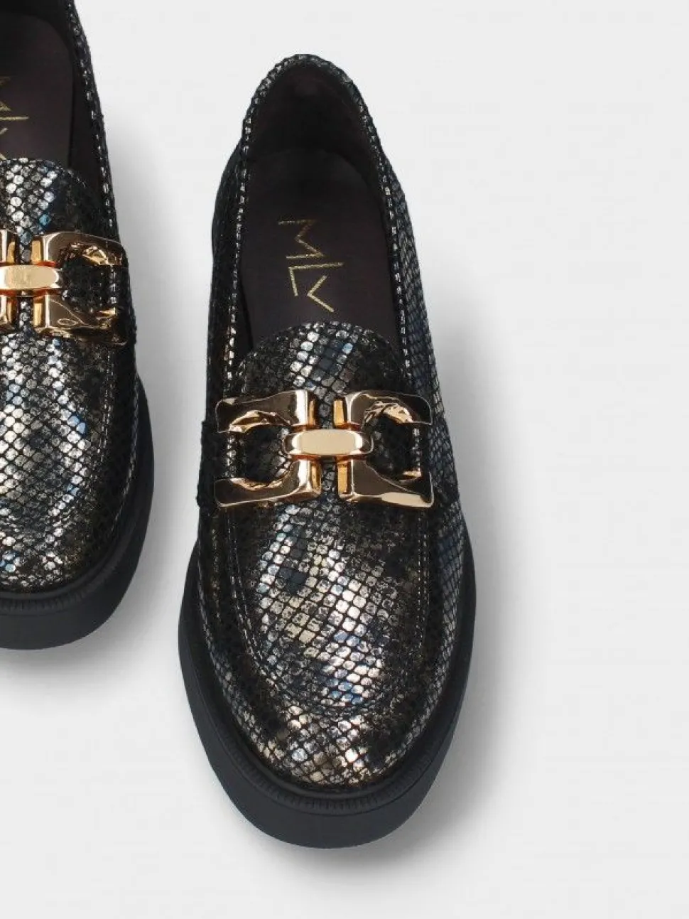 Mocassim Preto Com Plataforma Raquel 31