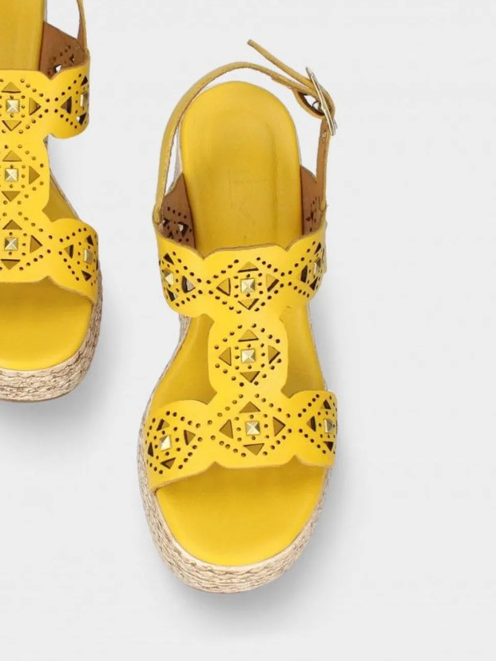 Sandalia Amarelas De Cunha Alta Para Mulher Paula 02