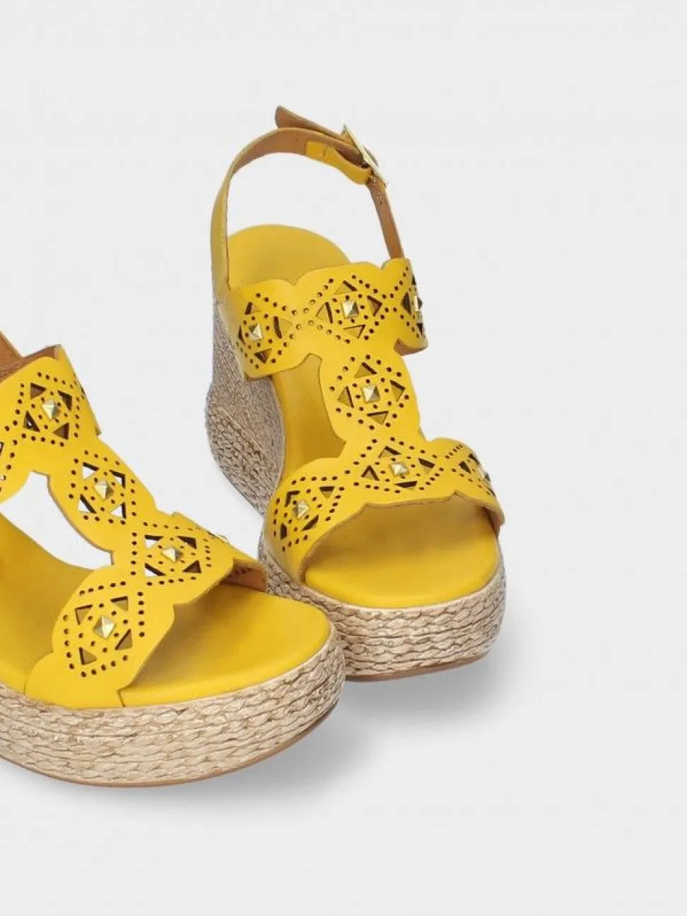 Sandalia Amarelas De Cunha Alta Para Mulher Paula 02
