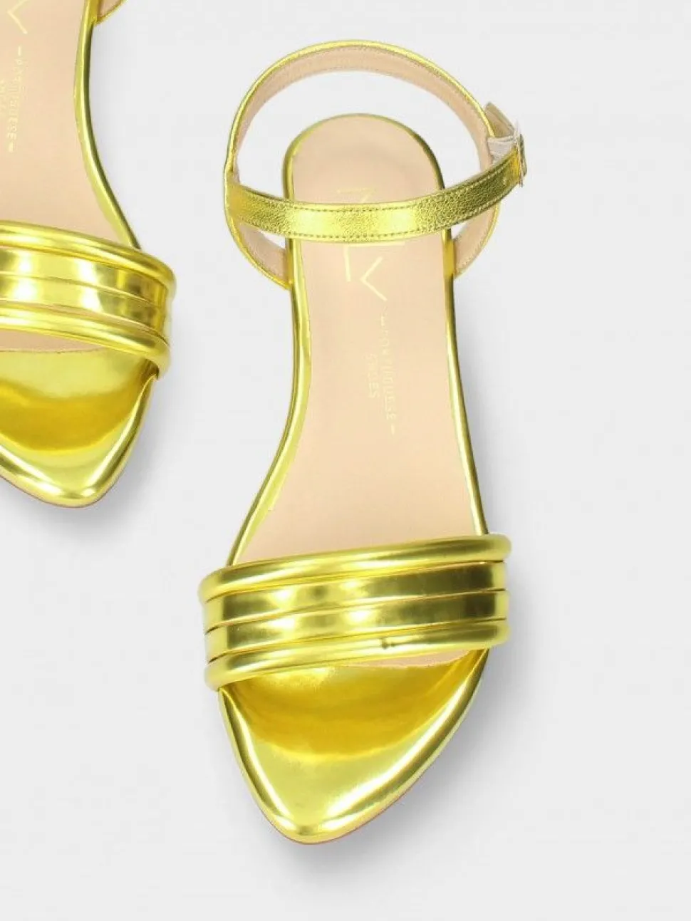 Sandalia Amarelo Salto Raso Para Mulher Cassia 09