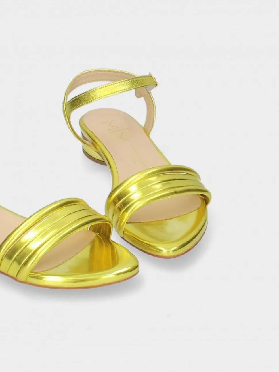 Sandalia Amarelo Salto Raso Para Mulher Cassia 09