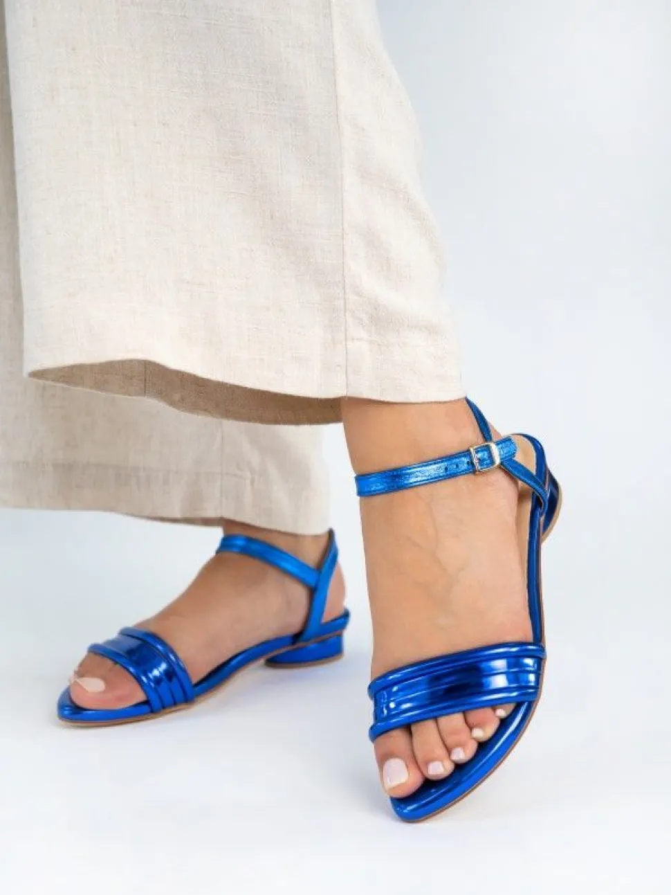 Sandalia Azul Salto Raso Para Mulher Cassia 09