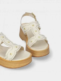 Sandalia Branca Com Cunha Baixa Lucia 02