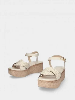 Sandalia Branca Com Cunha Para Mulher Debora 10