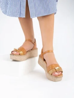 Sandalia Camel Com Cunha Para Mulher Debora 09