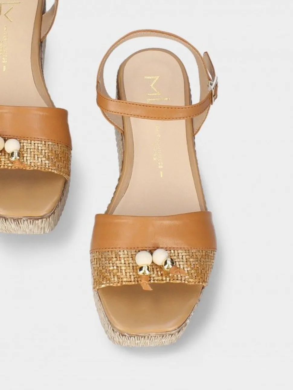 Sandalia Camel Com Cunha Para Mulher Debora 09