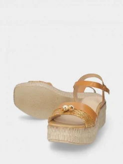 Sandalia Camel Com Cunha Para Mulher Debora 09