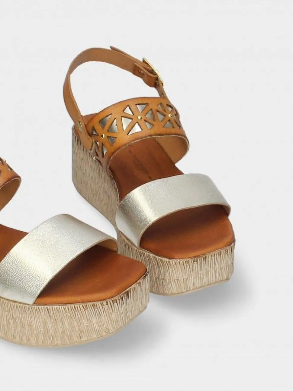 Sandalia Camel Com Cunha Para Mulher Debora 07