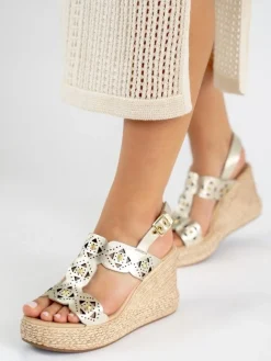 Sandalia Dourada De Cunha Alta Para Mulher Paula 02