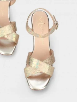 Sandalia Dourada Para Cerimonia Camila 44