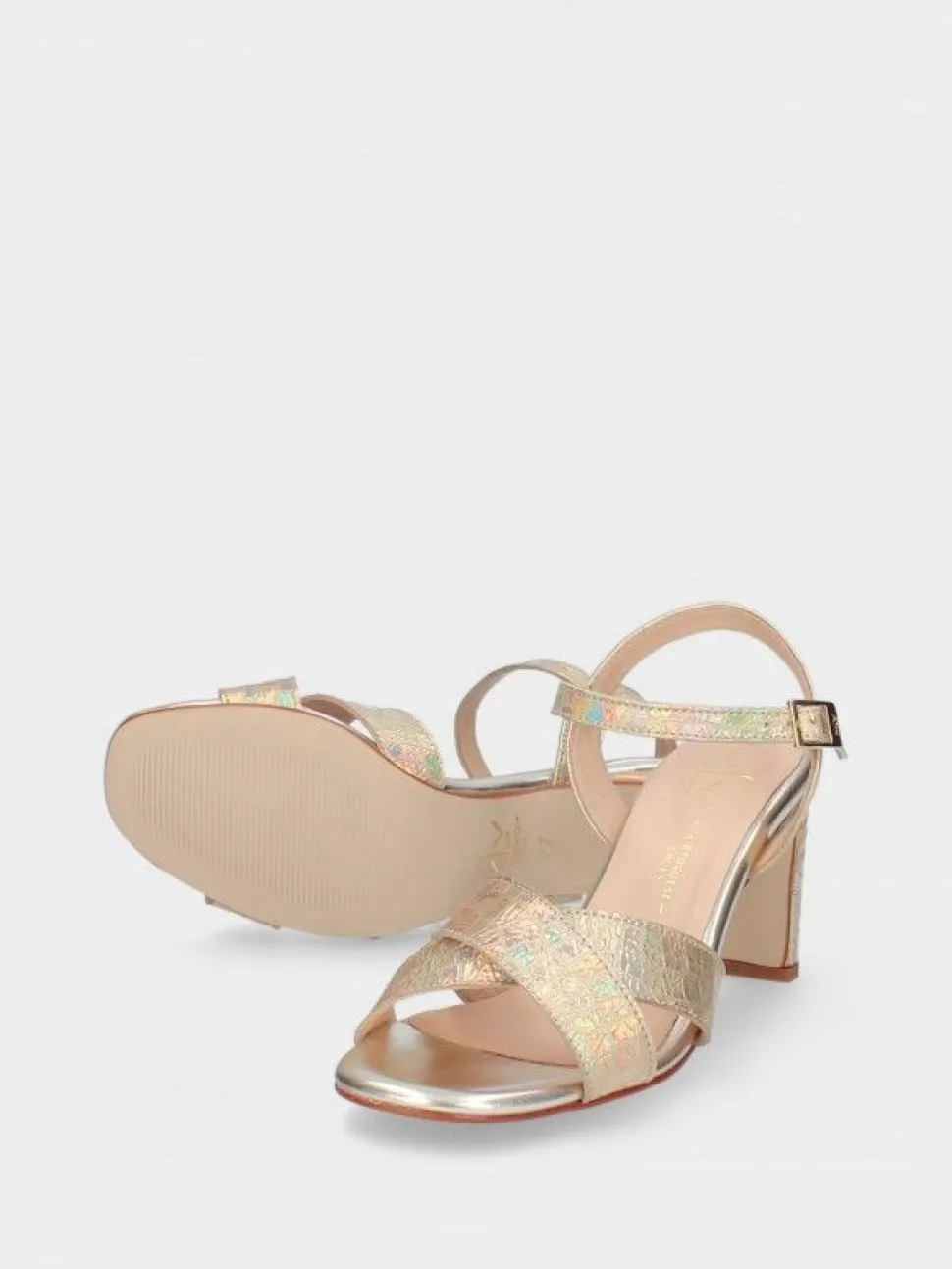 Sandalia Dourada Para Cerimonia Camila 44