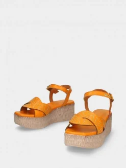 Sandalia Laranja Com Cunha Para Mulher Debora 10