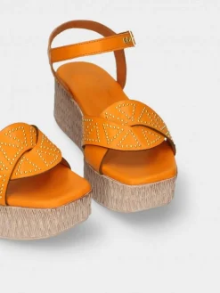 Sandalia Laranja Com Cunha Para Mulher Debora 10