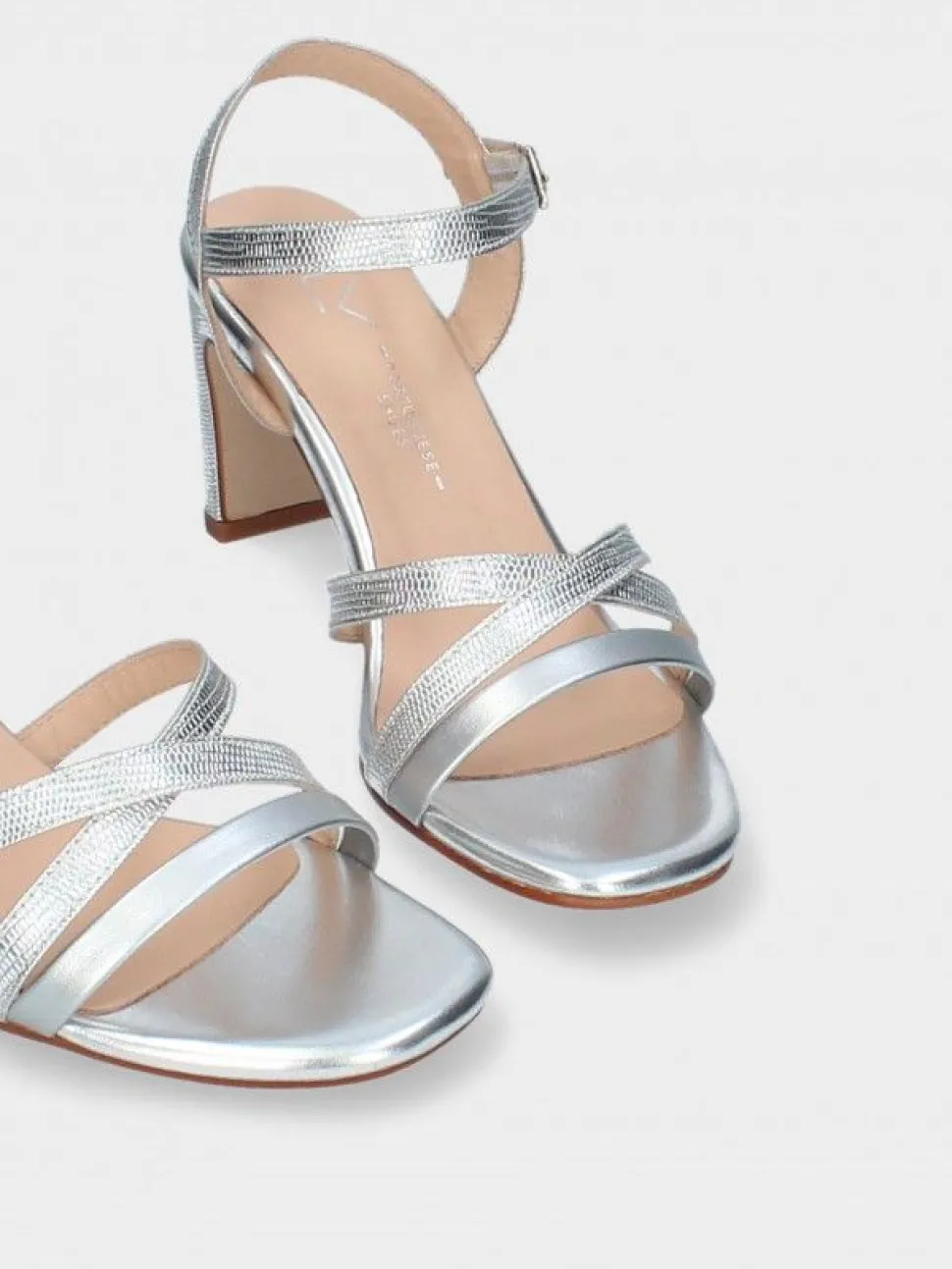 Sandalia Prateada Para Cerimonia Camila45