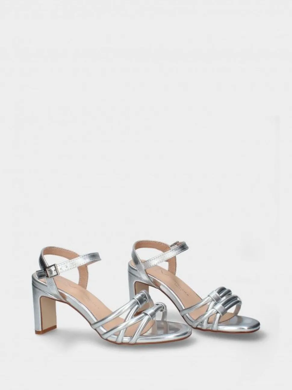 Sandalia Prateada Salto Alto Camila 42