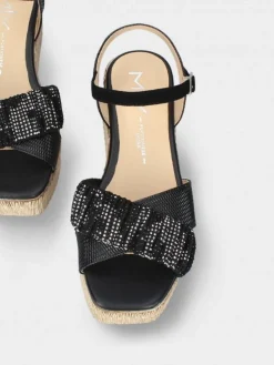 Sandalia Preto Com Cunha Para Mulher Debora 01