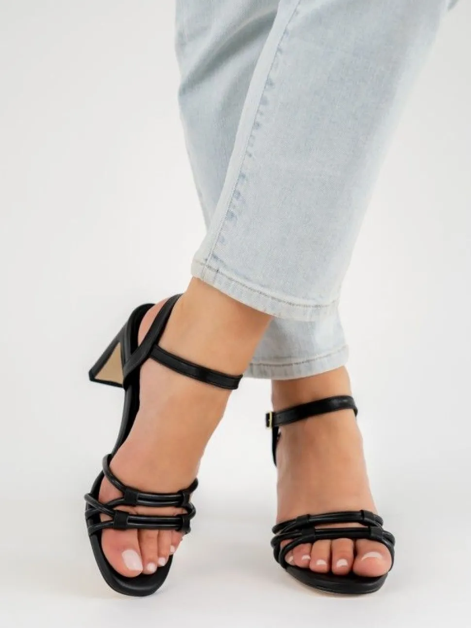 Sandalia Salto Alto Preta Camila 41