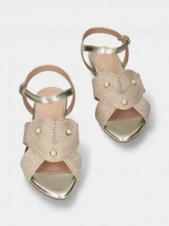 Sandalia Salto Raso Dourada Para Mulher Cassia 06