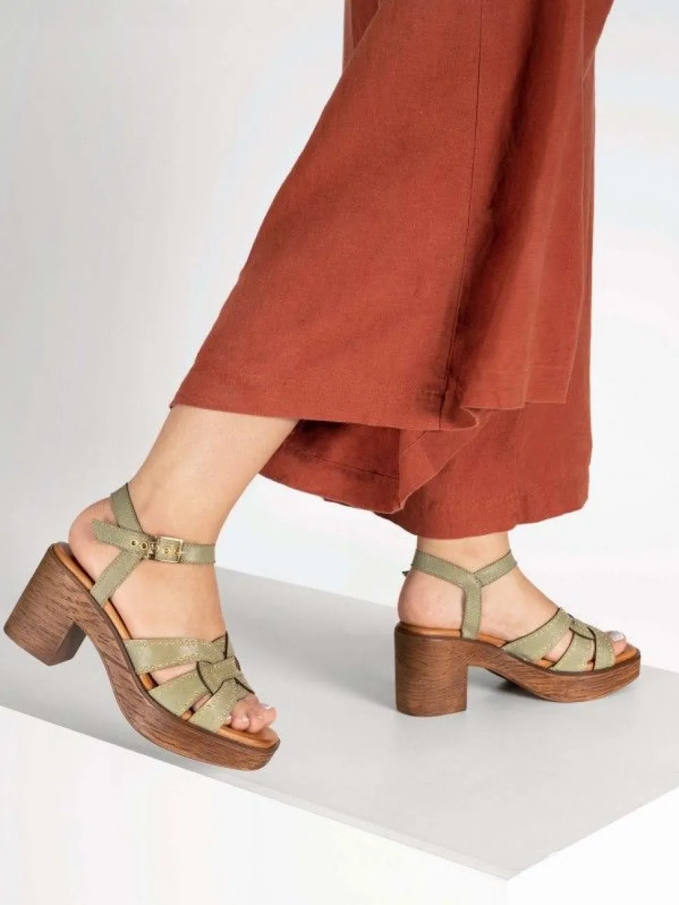 Sandalia Verde Compensada Manuela 02