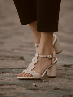 Sandálias Beges Para Mulher Camila31