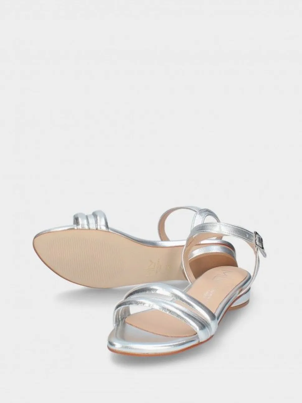 Sandálias Prateadas Salto Raso Para Mulher Cassia 08
