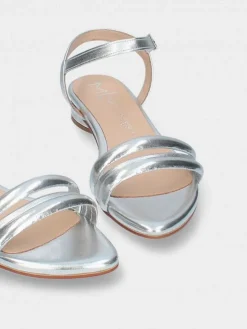 Sandálias Prateadas Salto Raso Para Mulher Cassia 08