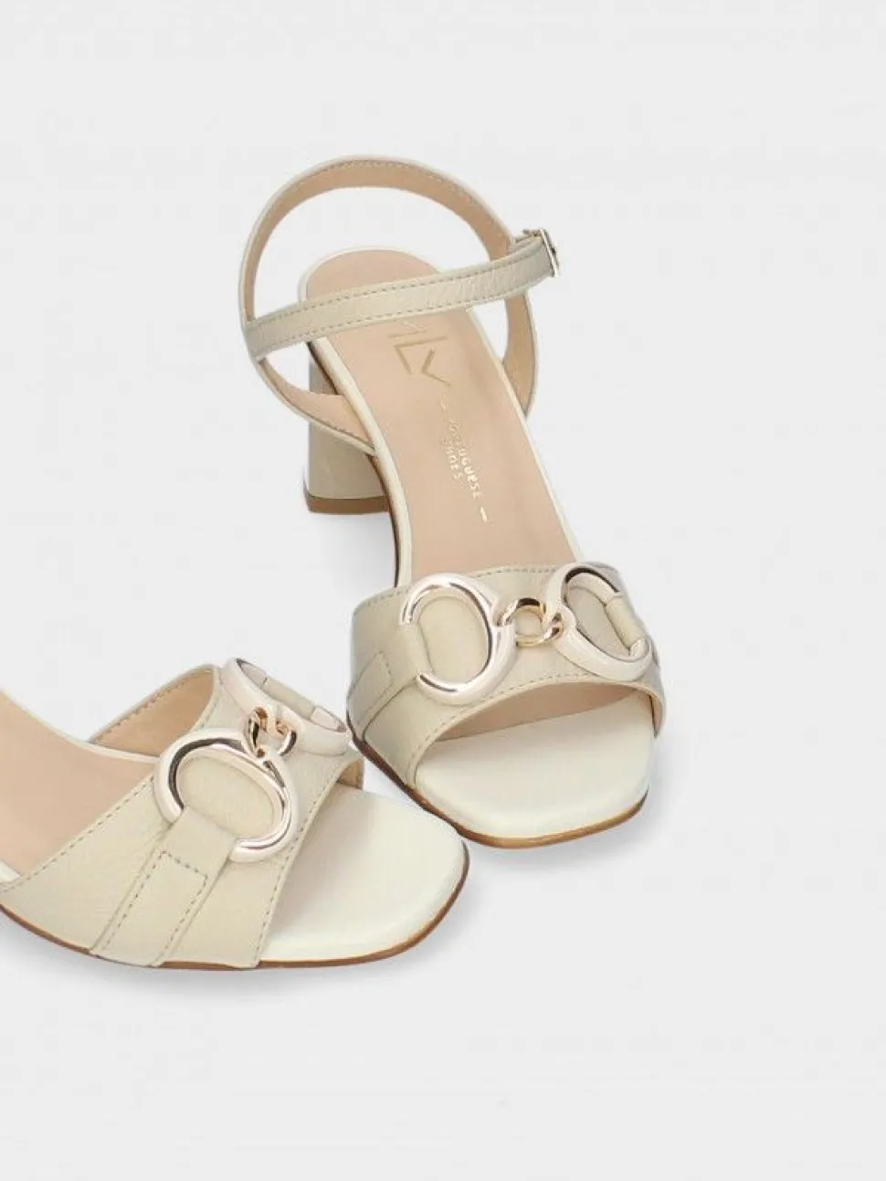 Sandálias Salto Alto Bege Para Mulher Valentina 18