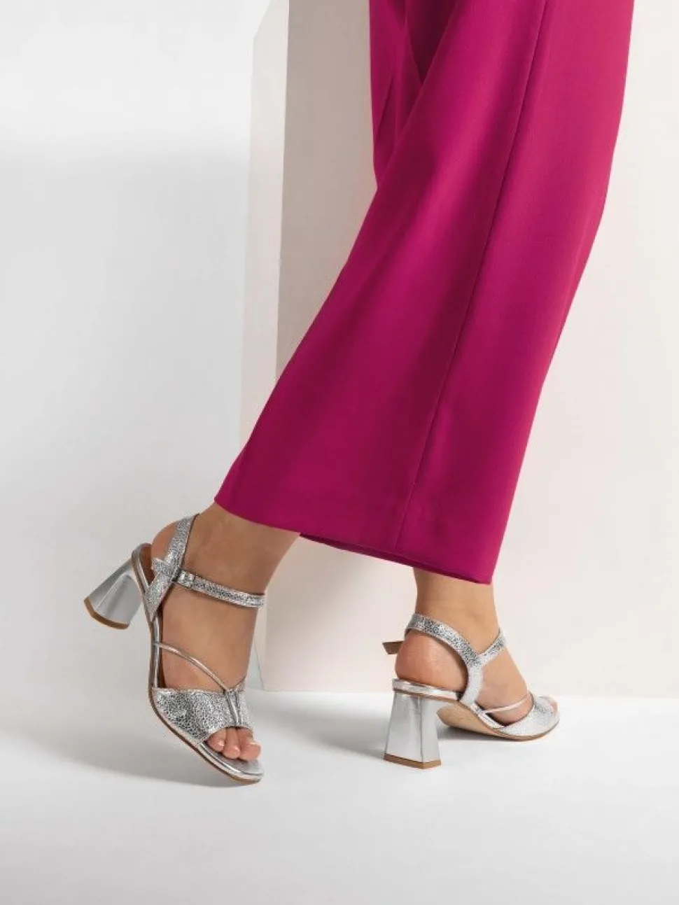 Sandálias Salto Alto Prateadas Para Mulher Valentina 16