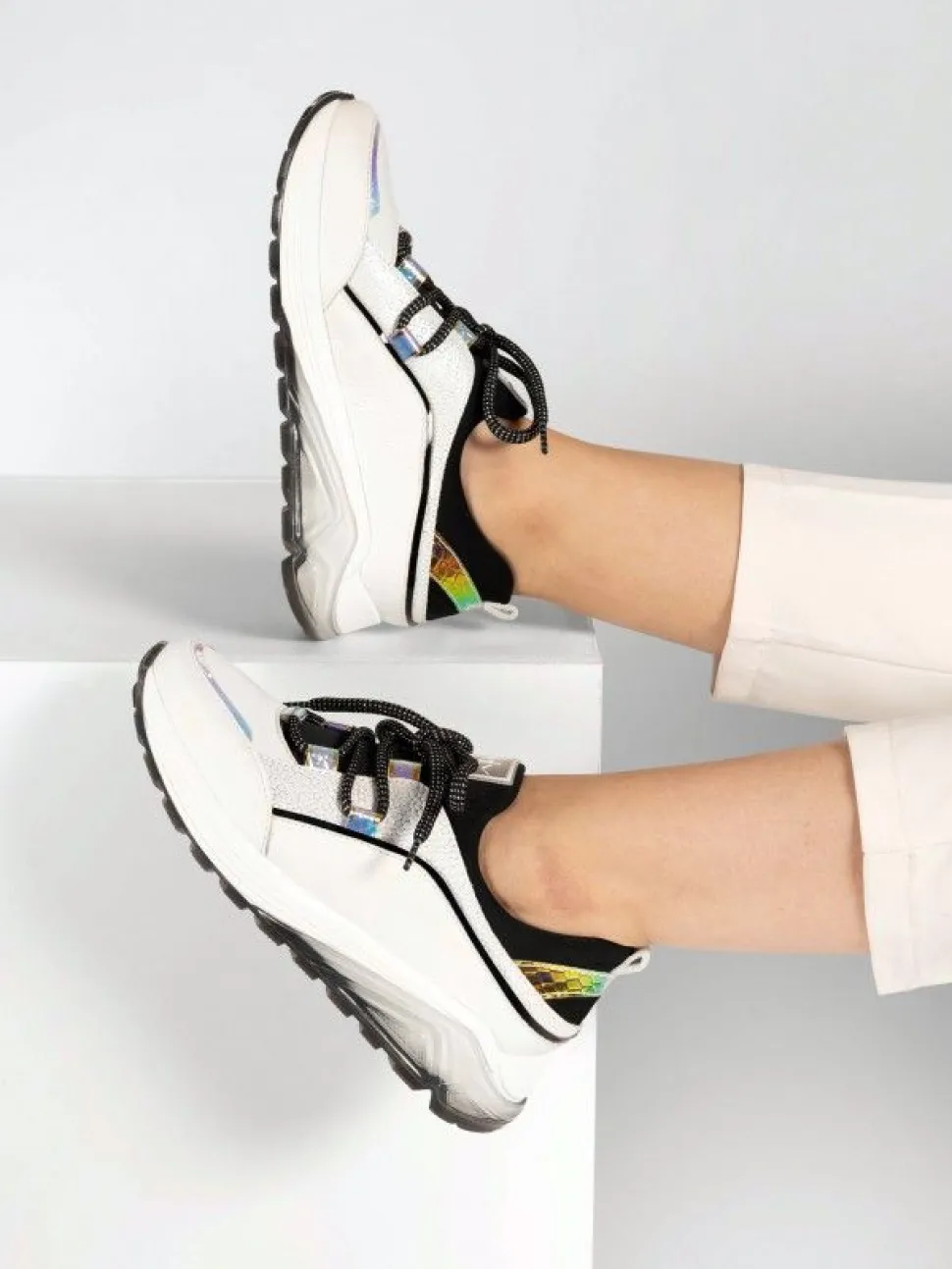 Sapatilha Branca Com Preto Para Senhora Angela 20