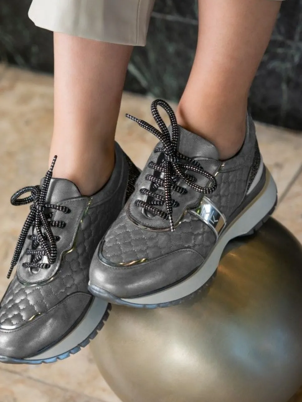 Sapatilha Cinzenta Bianca 07