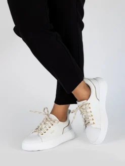 Sapatilha Em Pele Branca Anita 02