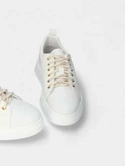 Sapatilha Em Pele Branca Anita 02