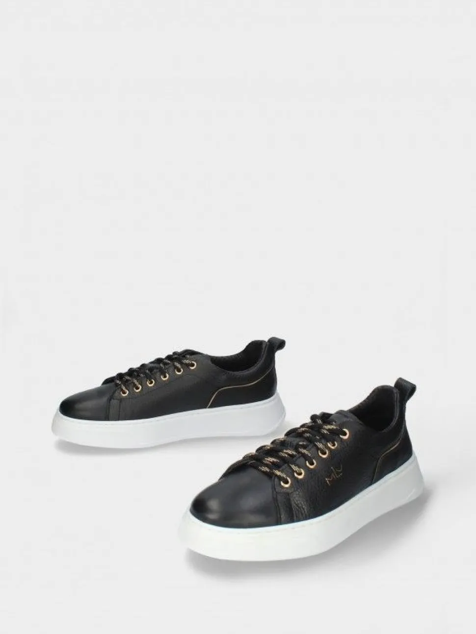 Sapatilha Em Pele Preta Anita 02