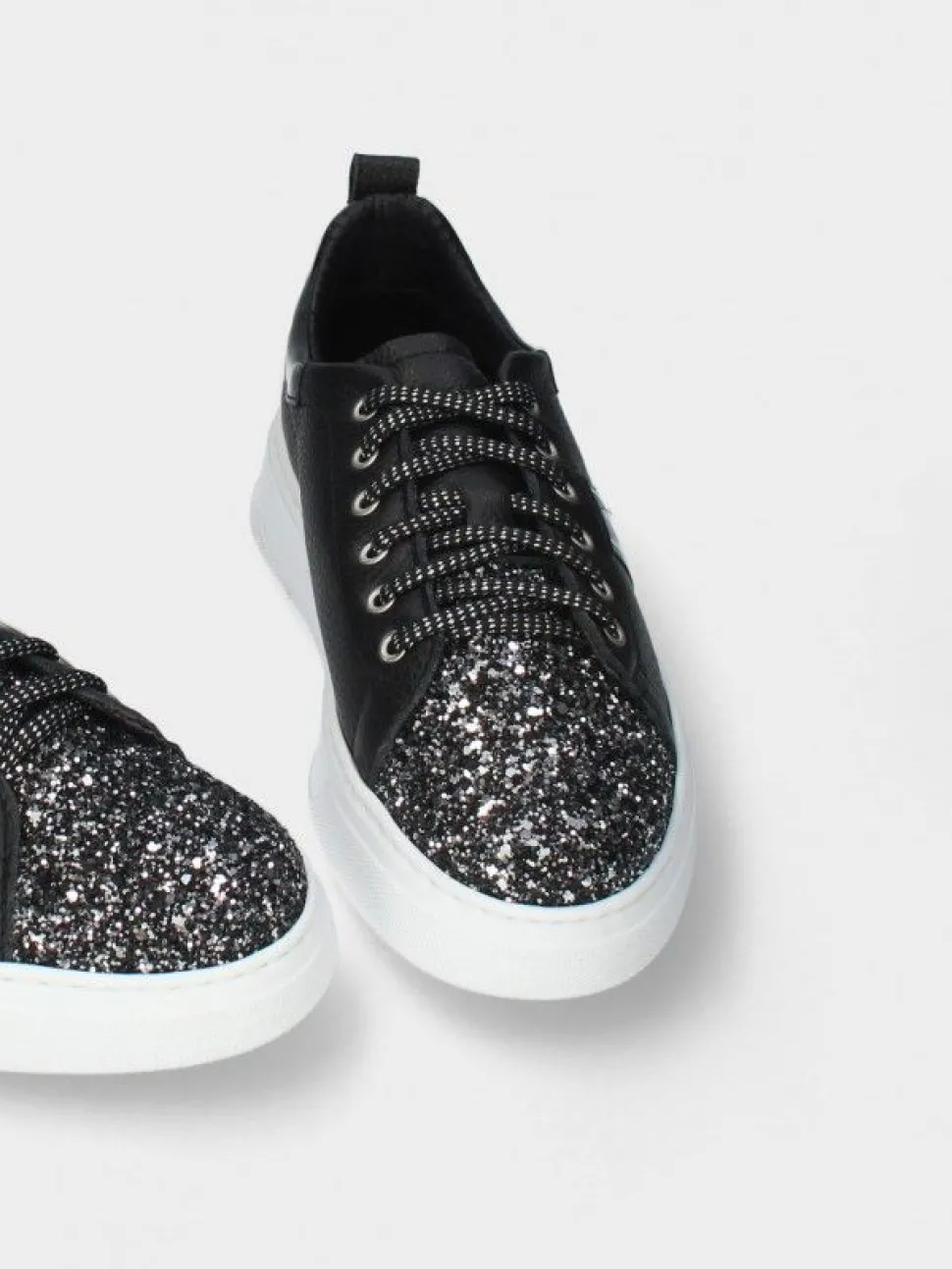 Sapatilha Preta Anita 01