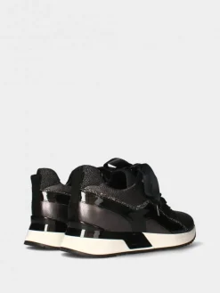 Sapatilha Preta Com Cunha Interior Para Mulher Aurora 02